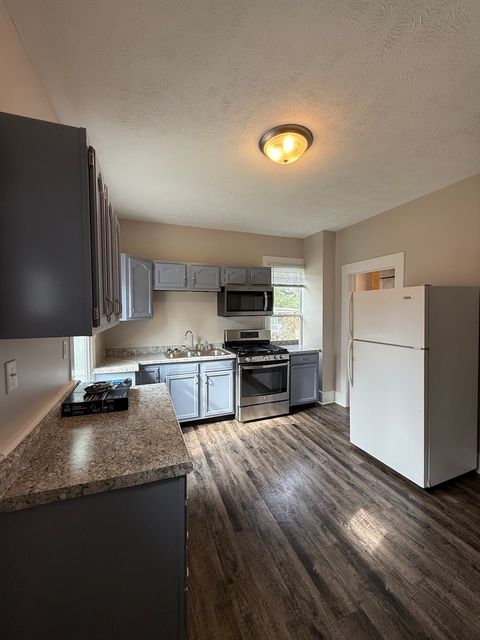 Tiny photo for 1401 W Elm Street, Bloomington, IL 61701 (MLS # 12495577)