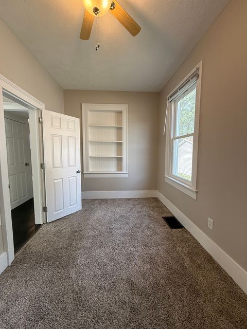 Tiny photo for 1401 W Elm Street, Bloomington, IL 61701 (MLS # 12495577)