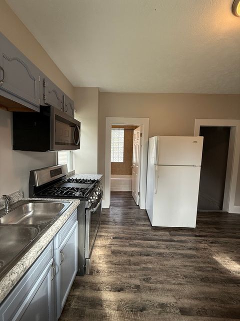 Tiny photo for 1401 W Elm Street, Bloomington, IL 61701 (MLS # 12495577)