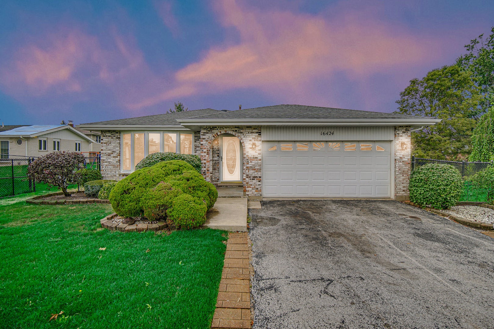 16424 MAPLEWOOD Court