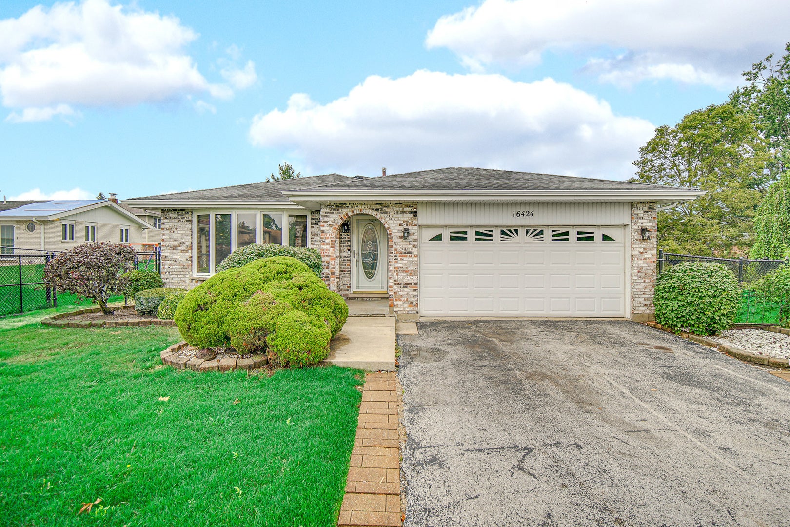 16424 MAPLEWOOD Court