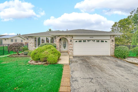 Tiny photo for 16424 MAPLEWOOD Court, Tinley Park, IL 60477 (MLS # 12734892)