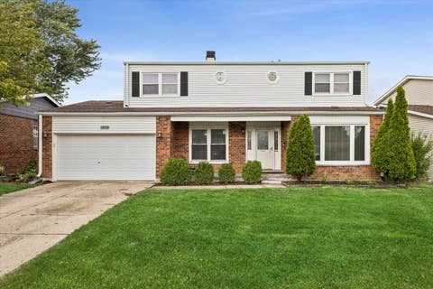 Photo of 1808 W Pheasant Trail, Mount Prospect, IL 60056 (MLS # 12730428)