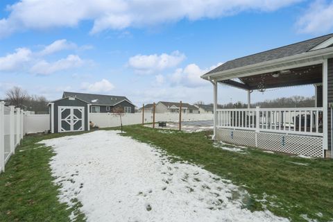 Tiny photo for 908 14th Street, RapidsCity, IL 61278 (MLS # 100000035)