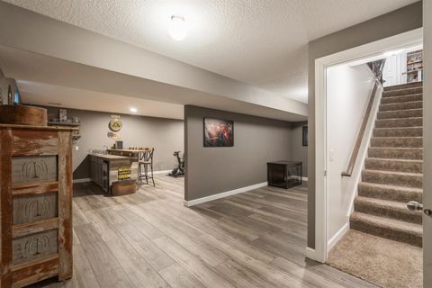 Tiny photo for 908 14th Street, RapidsCity, IL 61278 (MLS # 100000035)