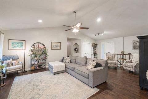 Tiny photo for 908 14th Street, RapidsCity, IL 61278 (MLS # 100000035)