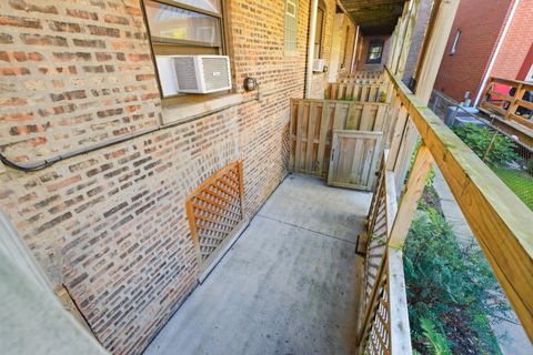 Tiny photo for 1014 W Barry Avenue #1, Chicago, IL 60657 (MLS # 12499922)