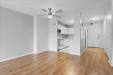 Tiny photo for 2020 N Lincoln Park West Street #3H, Chicago, IL 60614 (MLS # 12456434)