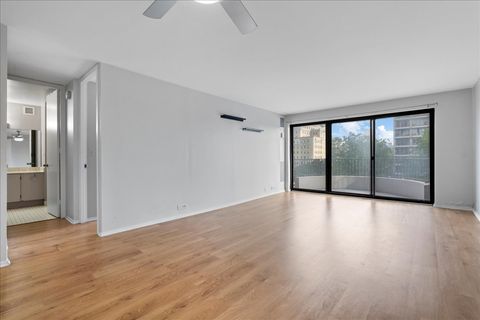 Tiny photo for 2020 N Lincoln Park West Street #3H, Chicago, IL 60614 (MLS # 12456434)
