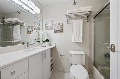 Tiny photo for 480 N Mcclurg Court #310, Chicago, IL 60611 (MLS # 12787314)