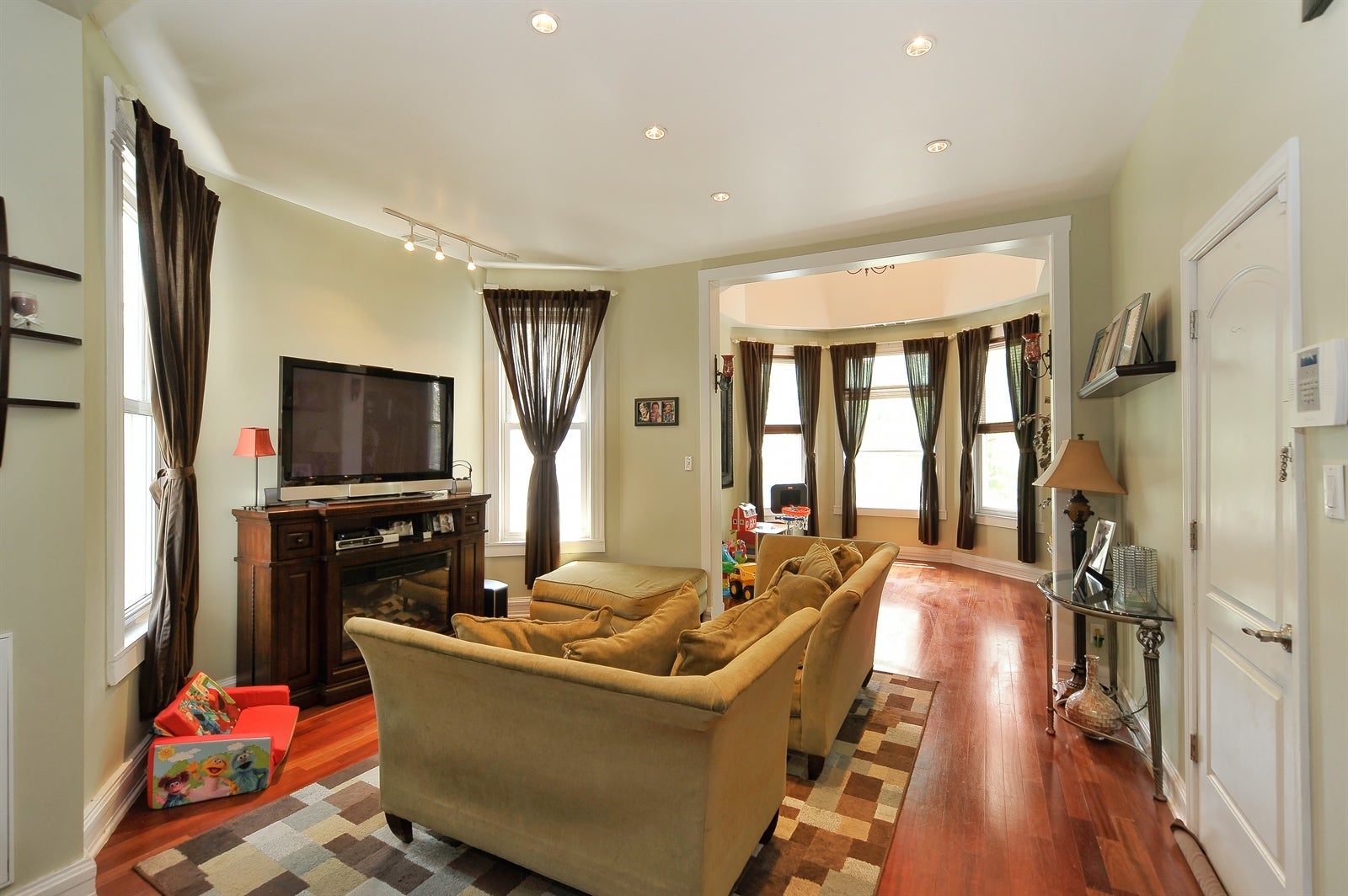 2650 W Logan Boulevard 2