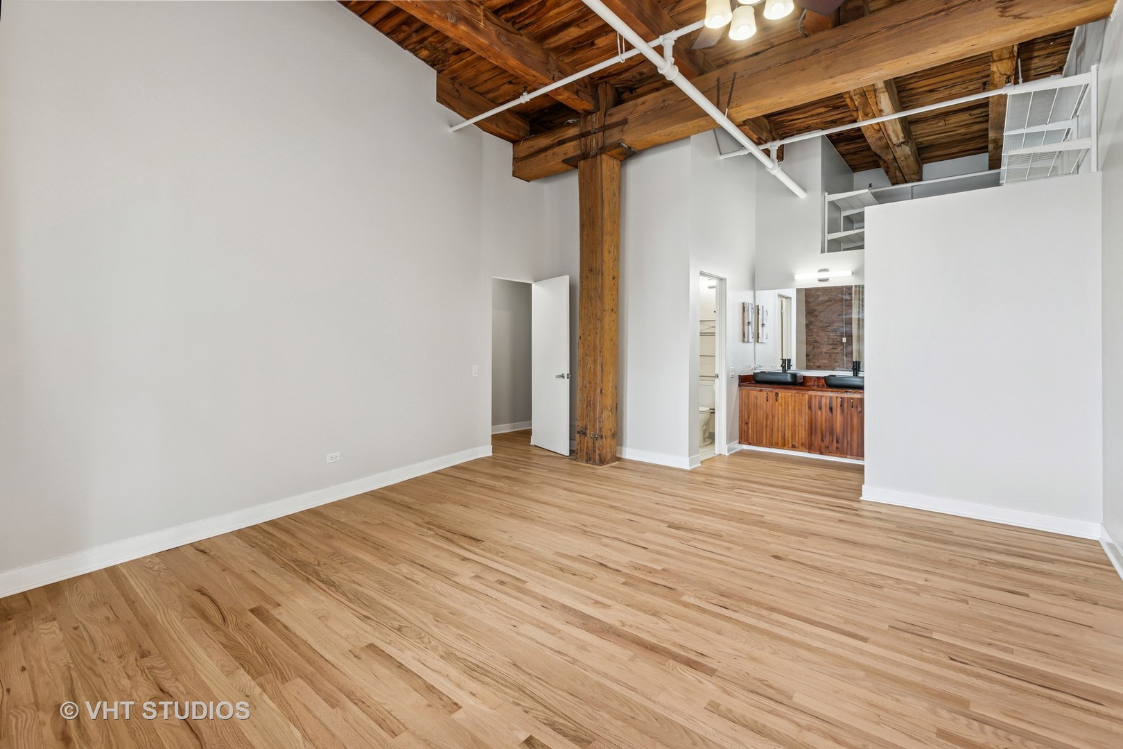 331 S PEORIA Street 206