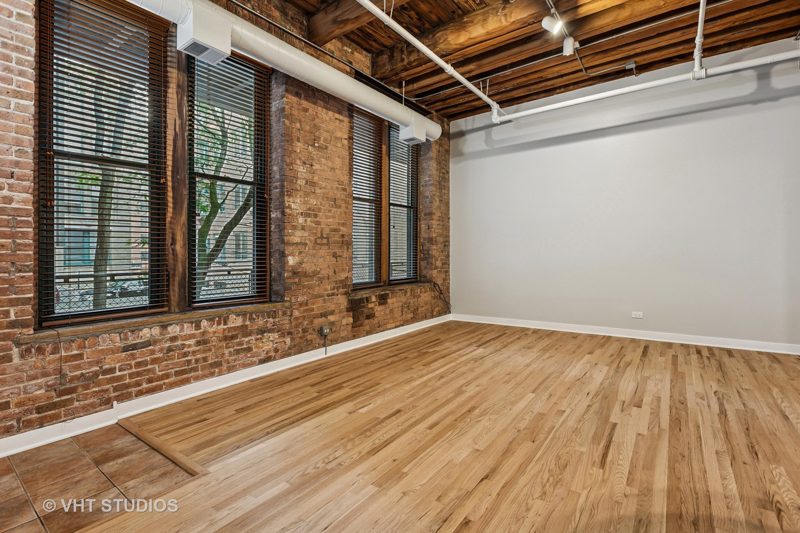 331 S PEORIA Street 206