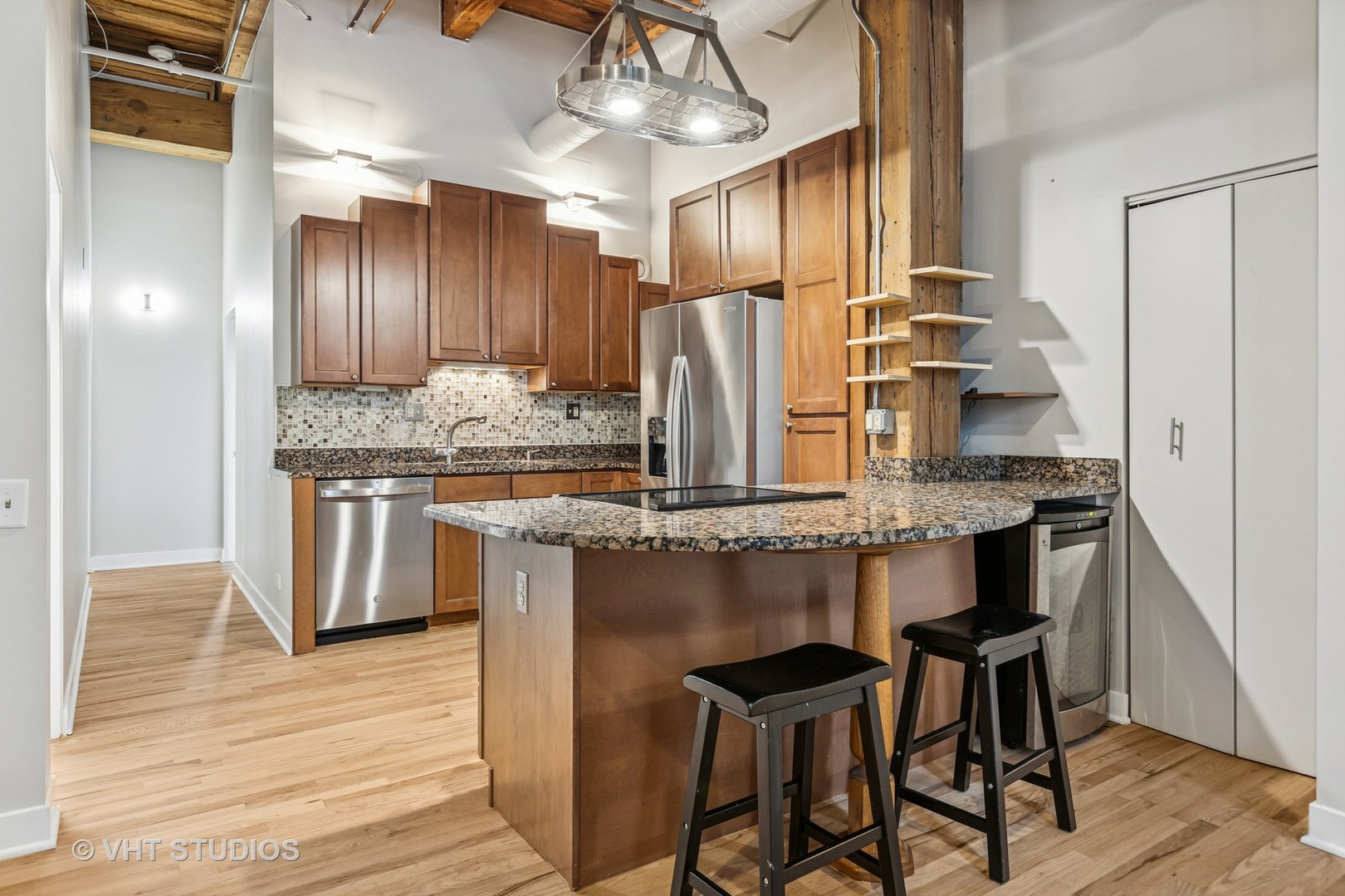 331 S PEORIA Street 206