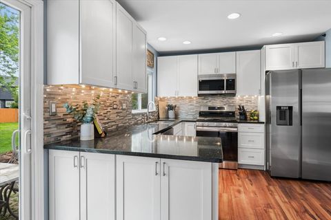 Tiny photo for 733 Cypress Lane, Carol Stream, IL 60188 (MLS # 12632015)