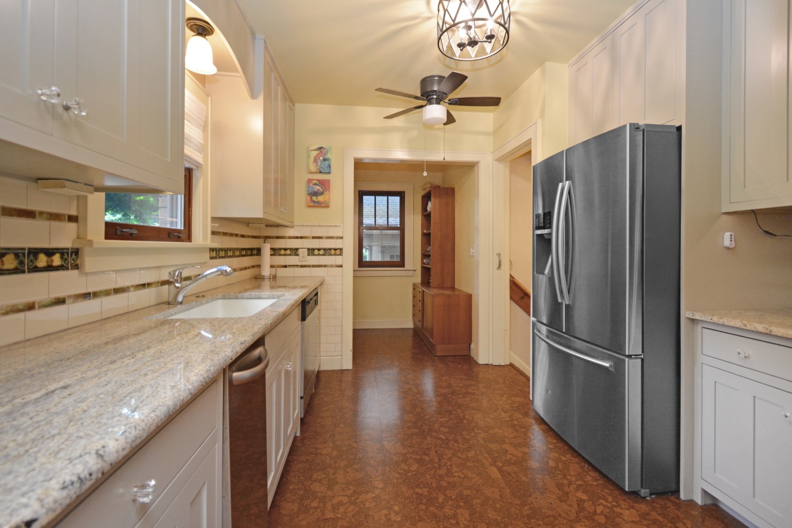 Bloomington, Illinois 61701, United States, 3 Bedrooms Bedrooms, ,2 BathroomsBathrooms,Residential,Contingent,158645