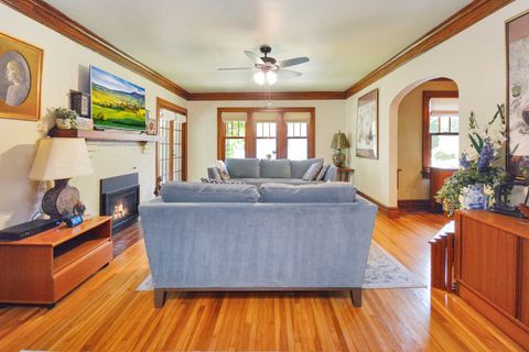 Tiny photo for 9 Harwood Place, Bloomington, IL 61701 (MLS # 12400592)