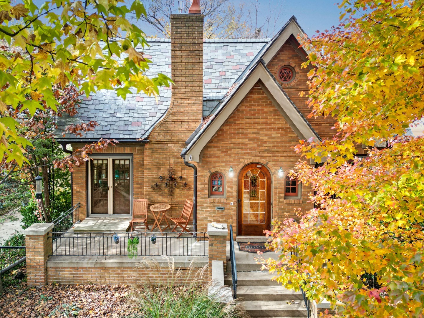 Bloomington, Illinois 61701, United States, 3 Bedrooms Bedrooms, ,2 BathroomsBathrooms,Residential,Contingent,158645