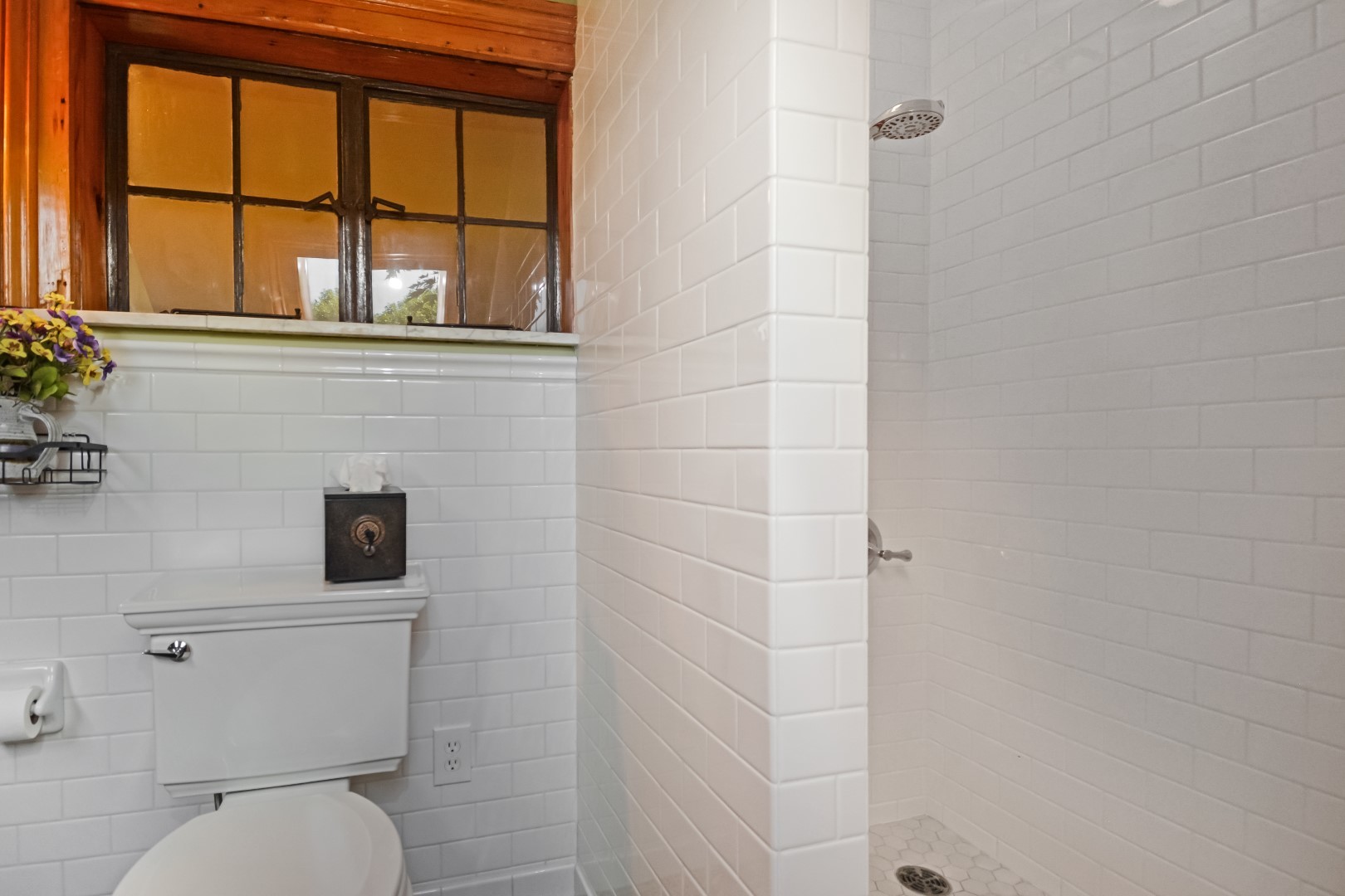 Bloomington, Illinois 61701, United States, 3 Bedrooms Bedrooms, ,2 BathroomsBathrooms,Residential,Contingent,158645