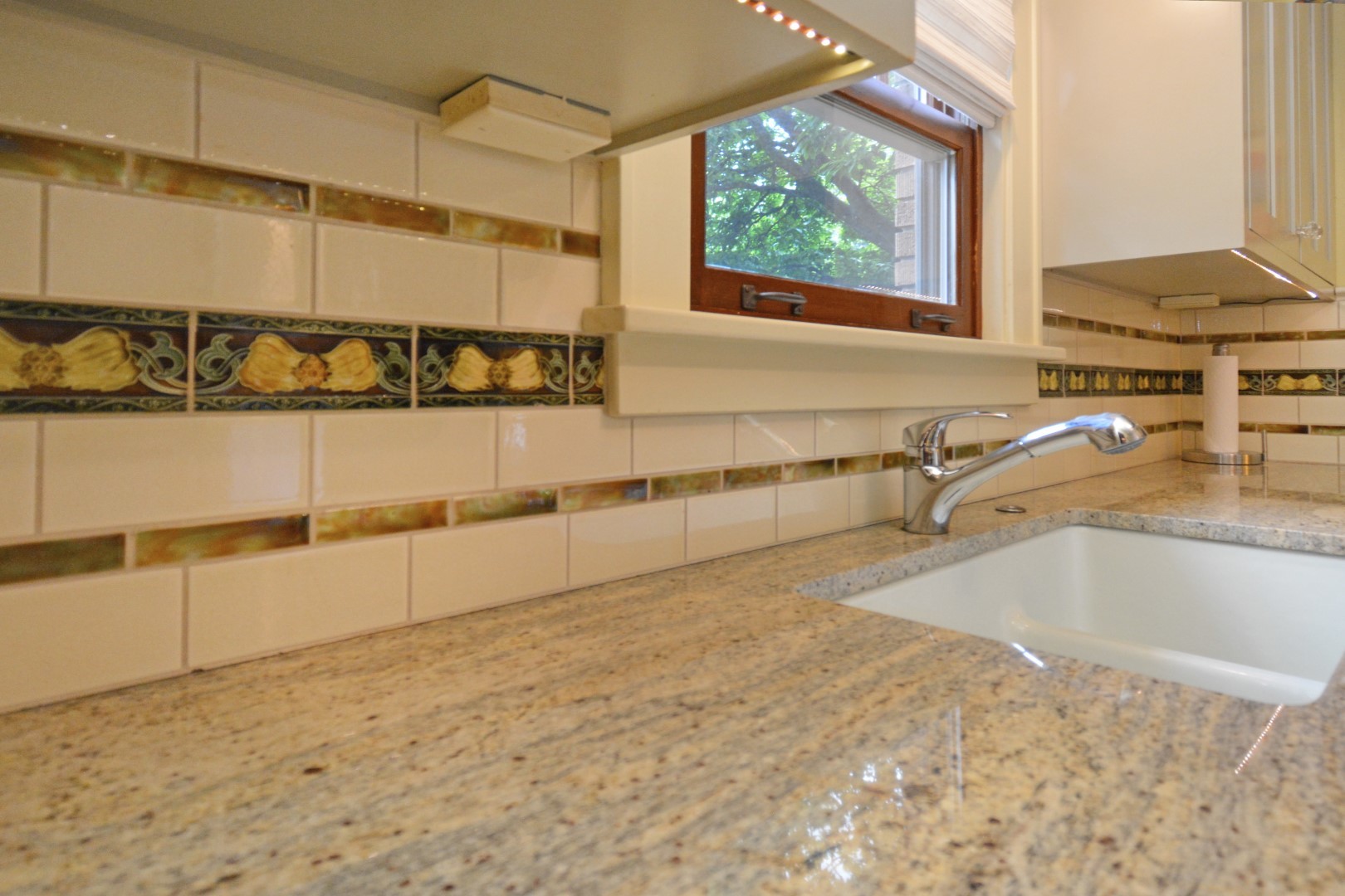 Bloomington, Illinois 61701, United States, 3 Bedrooms Bedrooms, ,2 BathroomsBathrooms,Residential,Contingent,158645