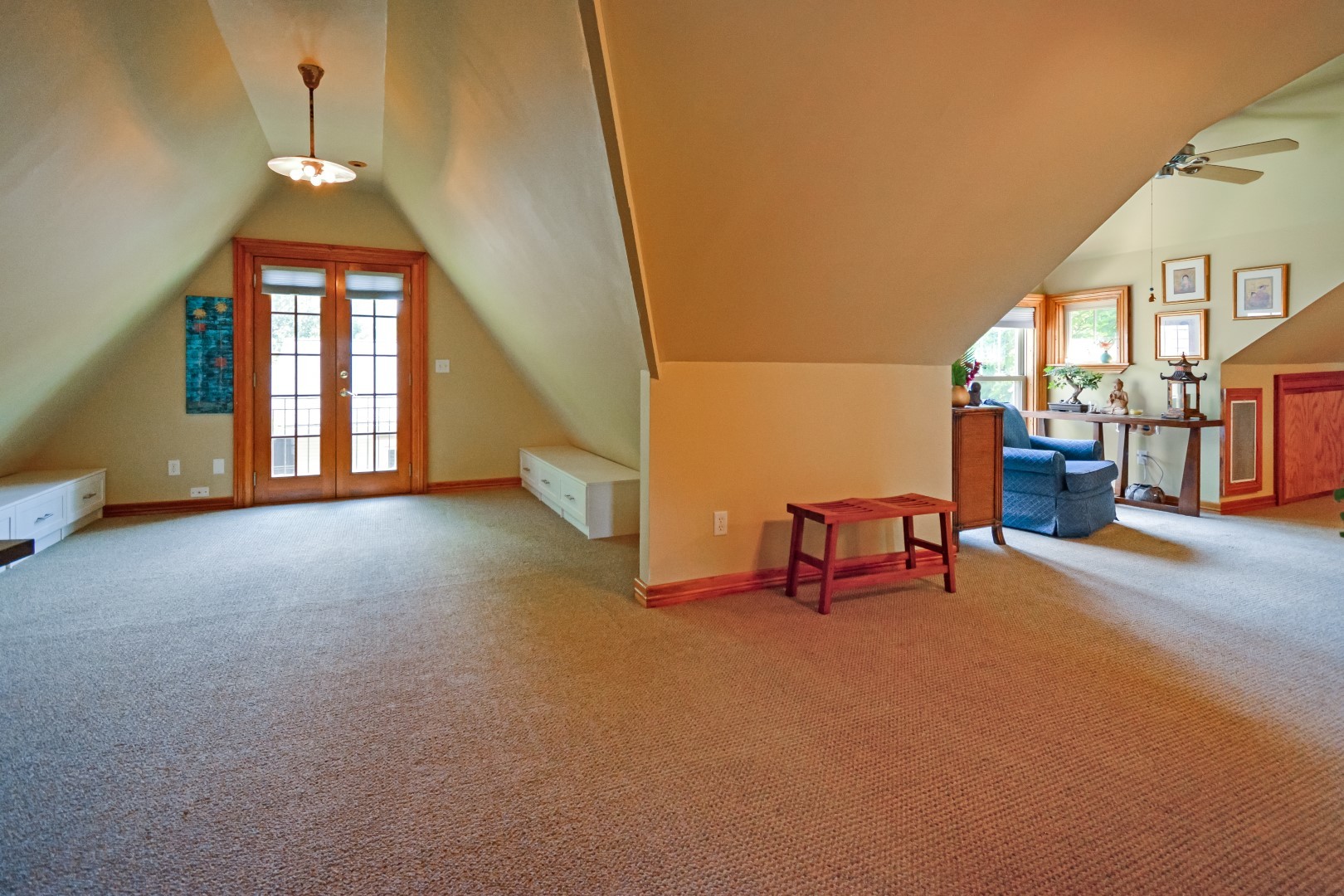 Bloomington, Illinois 61701, United States, 3 Bedrooms Bedrooms, ,2 BathroomsBathrooms,Residential,Contingent,158645