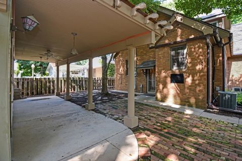 Tiny photo for 9 Harwood Place, Bloomington, IL 61701 (MLS # 12400592)