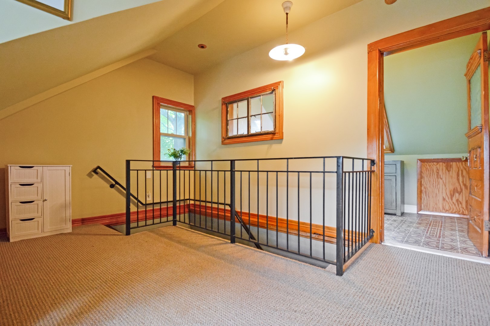 Bloomington, Illinois 61701, United States, 3 Bedrooms Bedrooms, ,2 BathroomsBathrooms,Residential,Contingent,158645