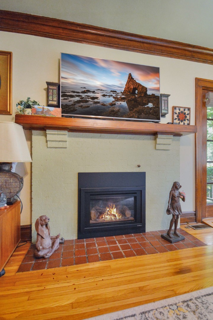 Bloomington, Illinois 61701, United States, 3 Bedrooms Bedrooms, ,2 BathroomsBathrooms,Residential,Contingent,158645