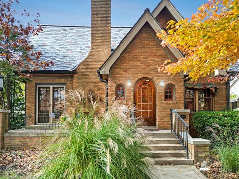 Tiny photo for 9 Harwood Place, Bloomington, IL 61701 (MLS # 12400592)