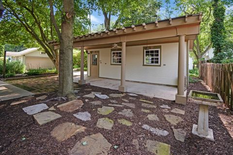 Tiny photo for 9 Harwood Place, Bloomington, IL 61701 (MLS # 12400592)