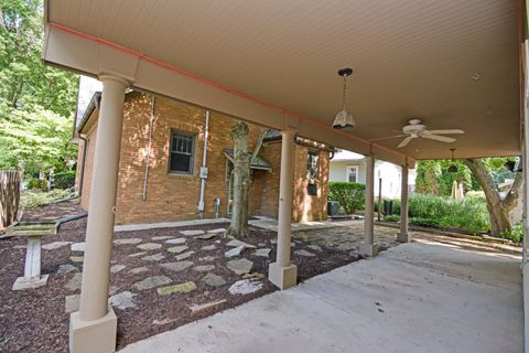 Tiny photo for 9 Harwood Place, Bloomington, IL 61701 (MLS # 12400592)