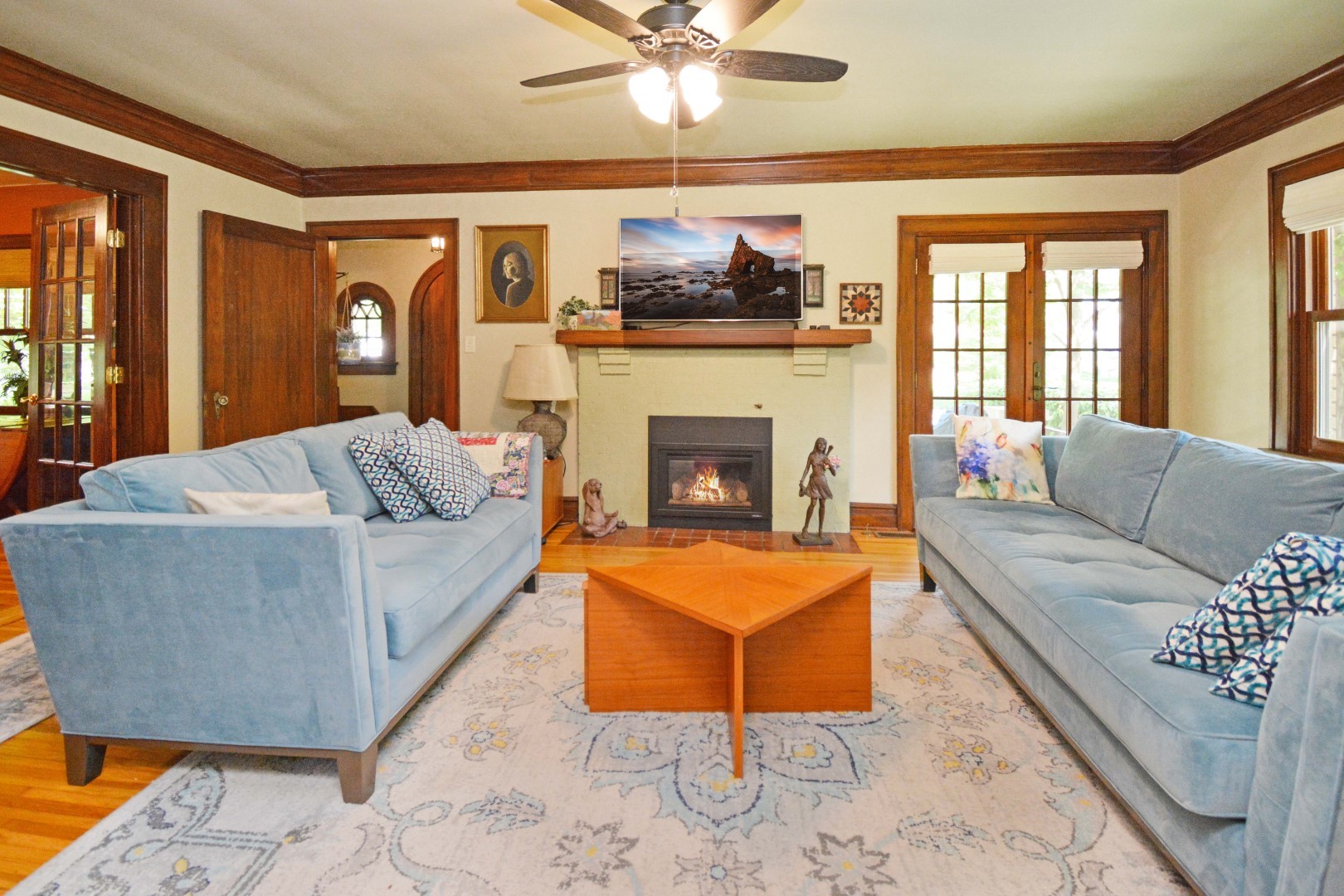 Bloomington, Illinois 61701, United States, 3 Bedrooms Bedrooms, ,2 BathroomsBathrooms,Residential,Contingent,158645