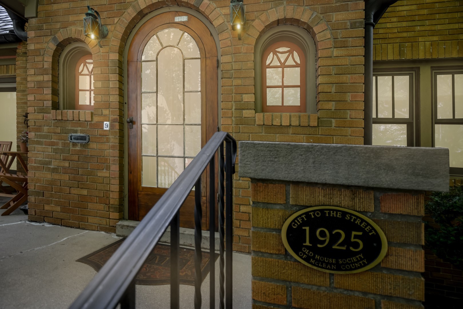 Bloomington, Illinois 61701, United States, 3 Bedrooms Bedrooms, ,2 BathroomsBathrooms,Residential,Contingent,158645