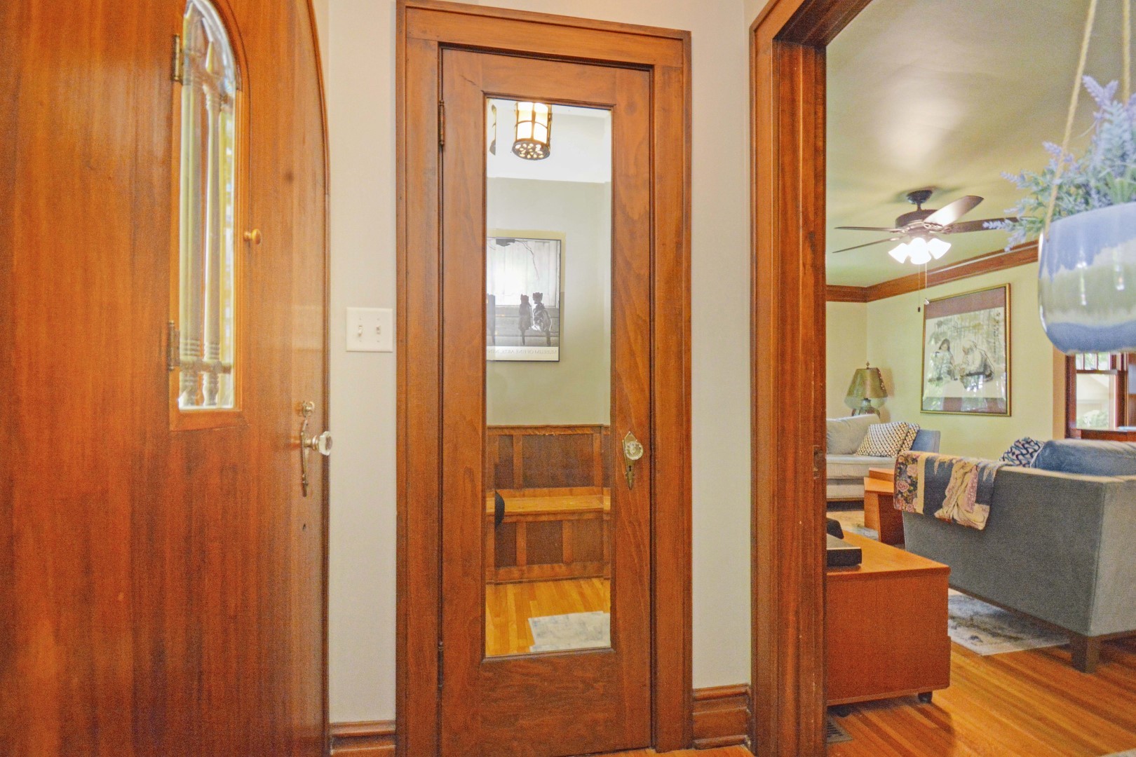 Bloomington, Illinois 61701, United States, 3 Bedrooms Bedrooms, ,2 BathroomsBathrooms,Residential,Contingent,158645