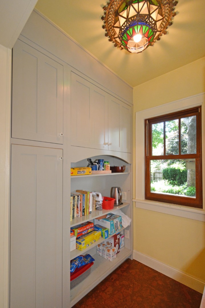 Bloomington, Illinois 61701, United States, 3 Bedrooms Bedrooms, ,2 BathroomsBathrooms,Residential,Contingent,158645