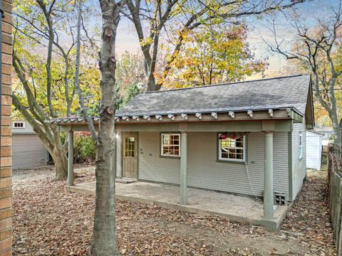 Tiny photo for 9 Harwood Place, Bloomington, IL 61701 (MLS # 12400592)