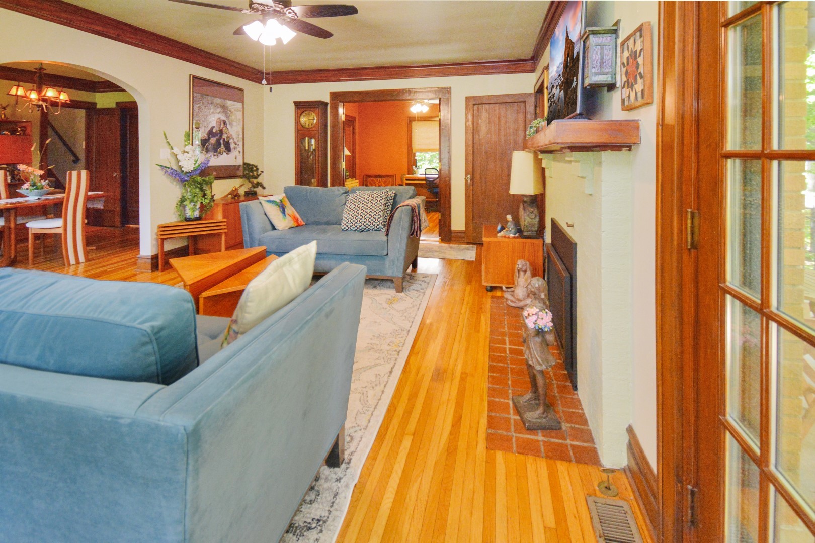 Bloomington, Illinois 61701, United States, 3 Bedrooms Bedrooms, ,2 BathroomsBathrooms,Residential,Contingent,158645