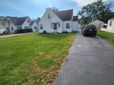 Tiny photo for 10445 W PALMER Avenue, Melrose Park, IL 60164 (MLS # 12497575)