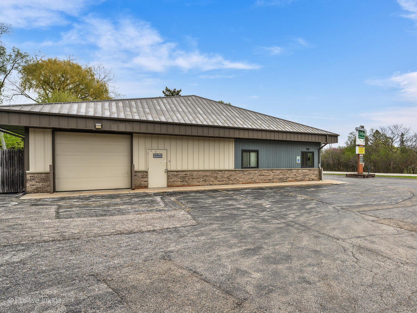 1550 Green Bay Road
