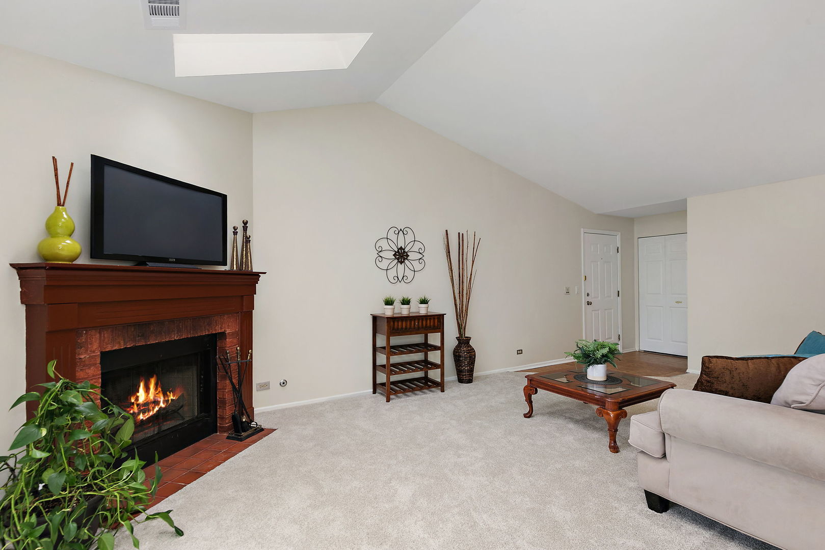 2838 Meadow Lane W2