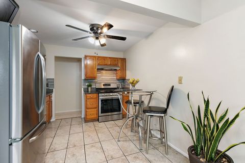 Tiny photo for 2838 Meadow Lane #W2, Schaumburg, IL 60193 (MLS # 12654037)