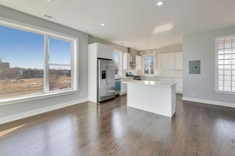 Tiny photo for 313 E 60th Street #4, Chicago, IL 60637 (MLS # 12569483)