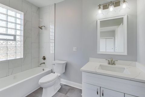 Tiny photo for 313 E 60th Street #4, Chicago, IL 60637 (MLS # 12569483)