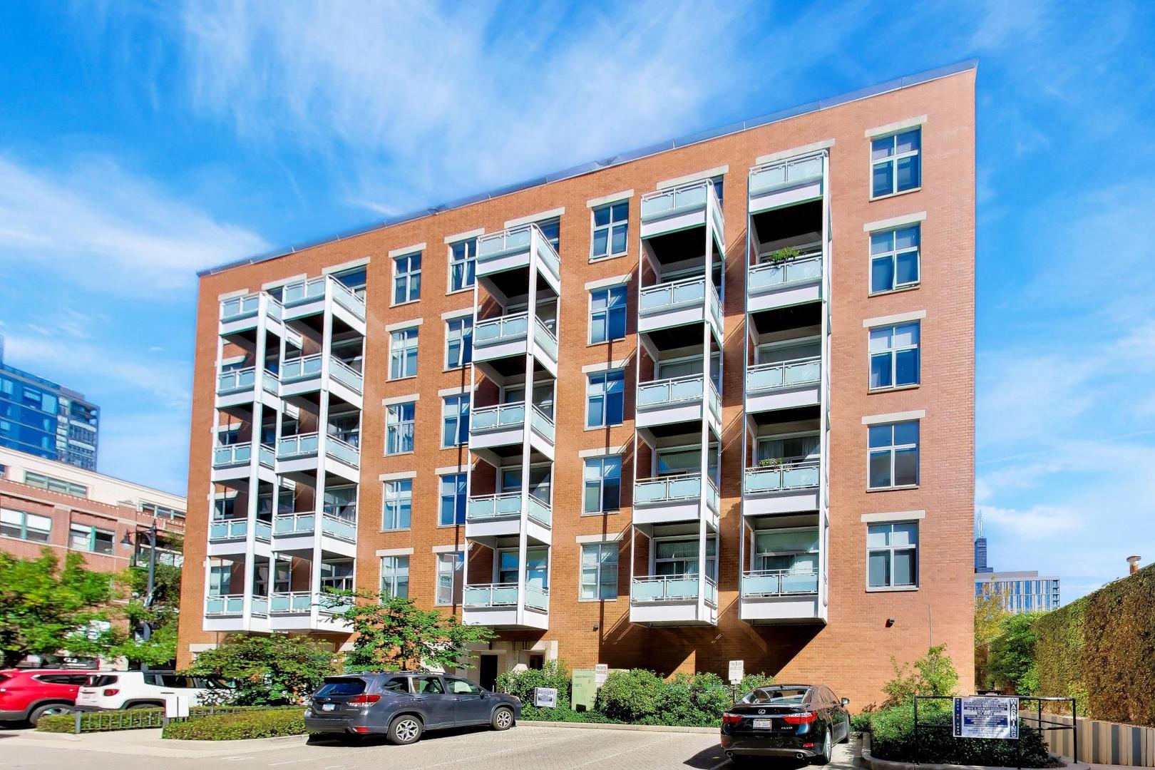 939 W Madison Street 507