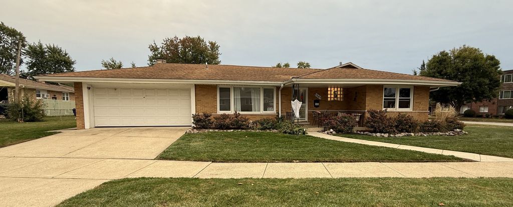 Photo for 5549 W 102nd Street, Oak Lawn, IL 60453 (MLS # 12501506)