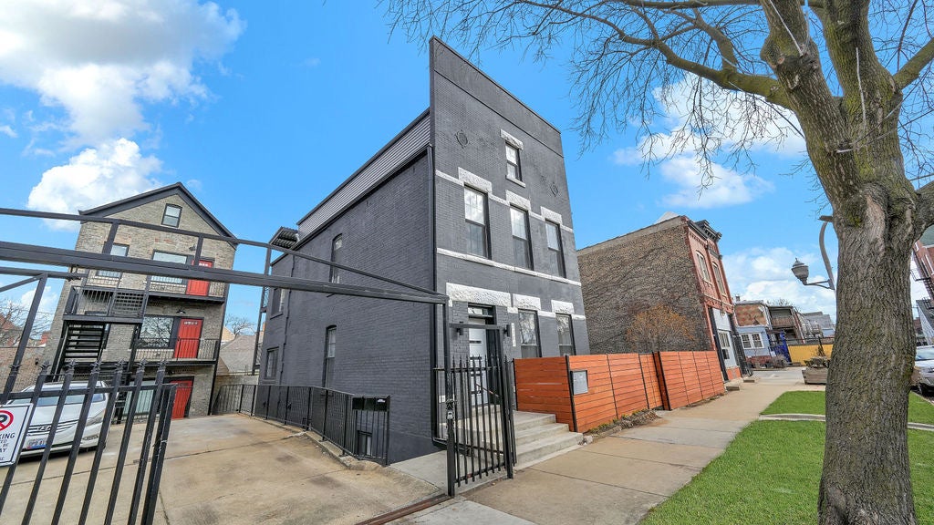 2704 W 24th Place 1