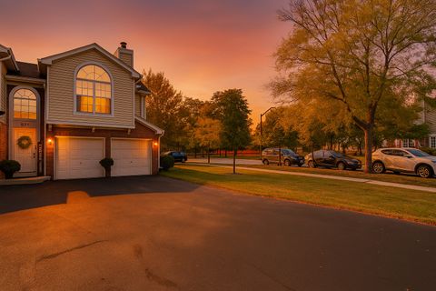 Photo of 571 GROSSE POINTE Circle #11-7, Vernon Hills, IL 60061 (MLS # 12508787)