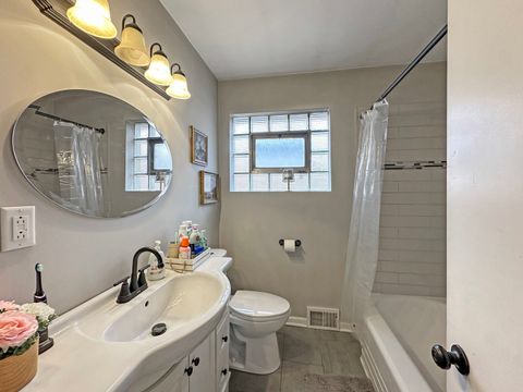 Tiny photo for 14522 S Marquette Avenue, Burnham, IL 60633 (MLS # 12565500)