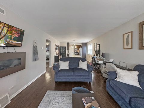 Tiny photo for 14522 S Marquette Avenue, Burnham, IL 60633 (MLS # 12565500)