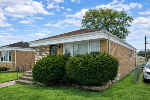 Tiny photo for 14522 S Marquette Avenue, Burnham, IL 60633 (MLS # 12565500)
